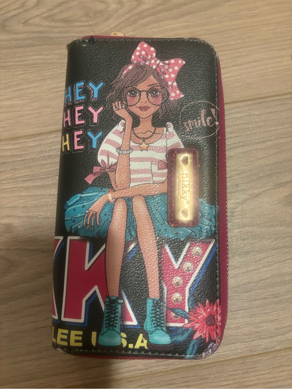 Nikki wallet by Nicole Lee